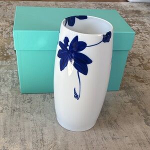 Tiffany & Co. White Porcelain Vase with Deep Blue Floral Motif Brand New